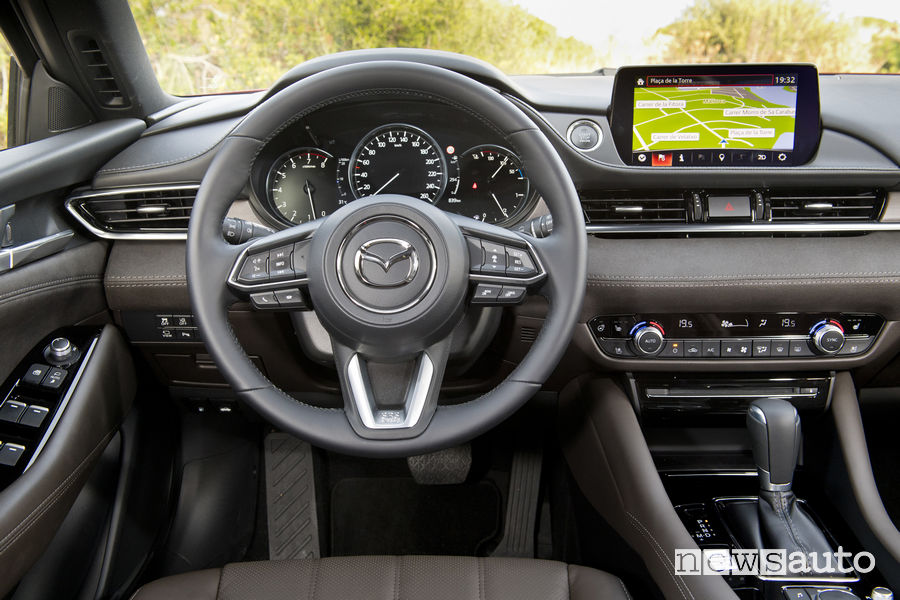 Nuova Mazda6