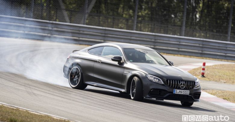 Mercedes-AMG C 63 S Coupé drifting 2019