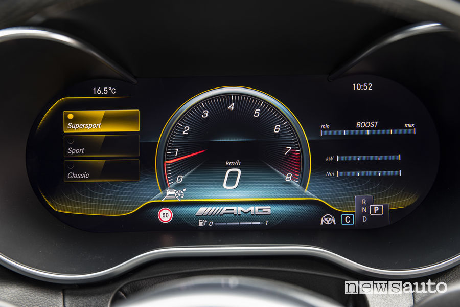 Mercedes-AMG_C 63 quadro strumenti
