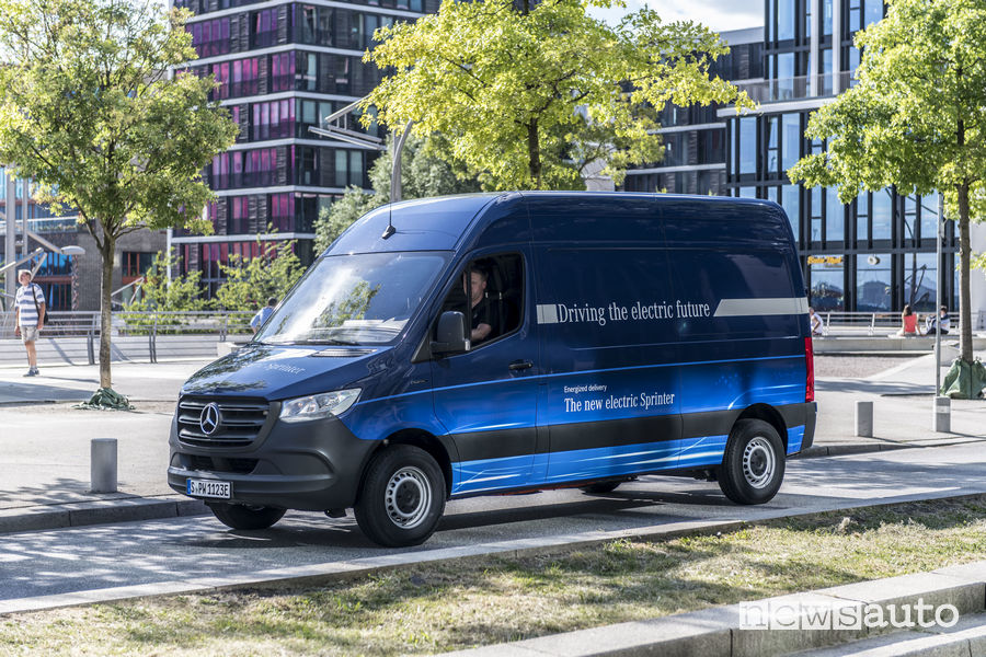 Veicoli commerciali Mercedes elettrici eSprinter