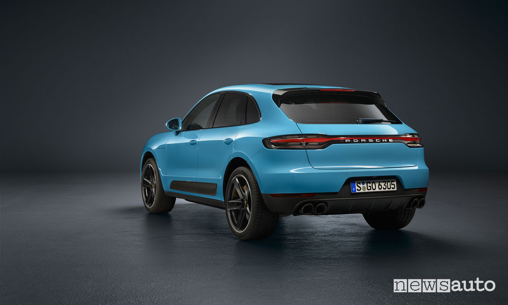 Nuova Porsche Macan 2019 vista posteriore cerchi spoiler e scarico