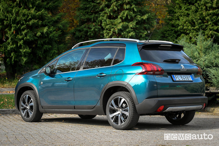 Peugeot 2008 Crossway vista posteriore
