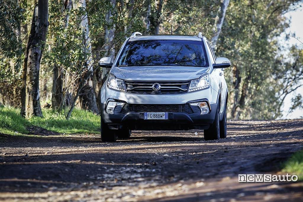 Ssangyong Korando AWD 2018 vista anteriore