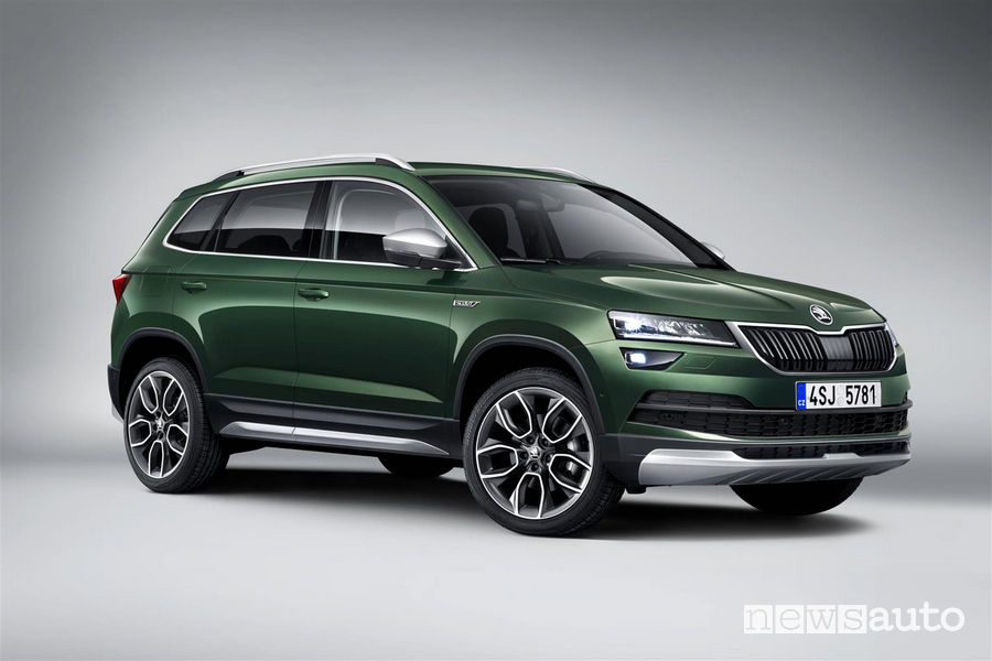 Skoda Karoq Scout 2019 vista di profilo