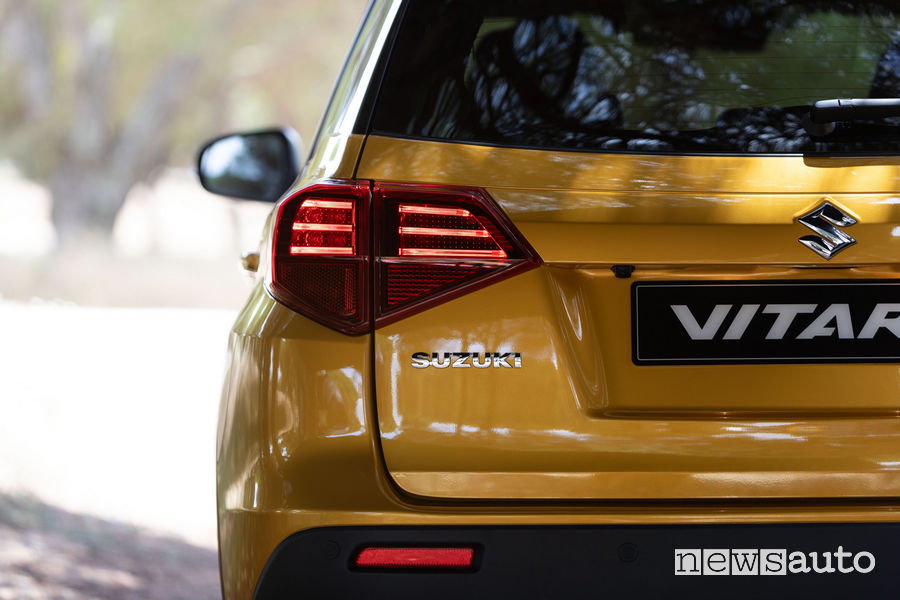 Nuova Suzuki Vitara 2019 vista posteriore