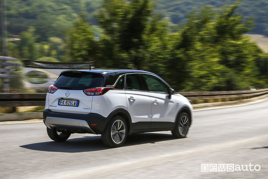 Opel Crossland X, vista posteriore
