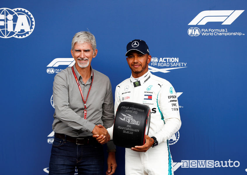 F1 2018 qualifiche GP Belgio, Damon Hill premia Hamilton con il Pirelli Pole Position Award
