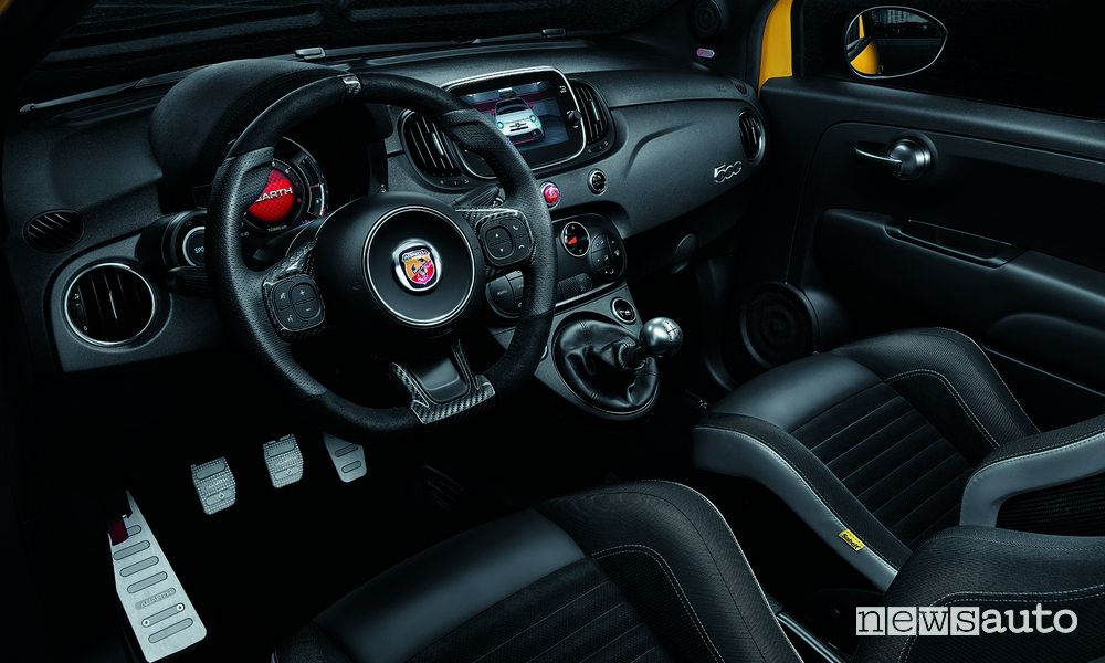 Abarth 595_2019, plancia strumenti