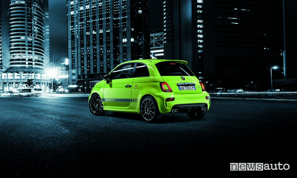 Abarth 595_2019 Competizione verde adrenalina, vista posteriore
