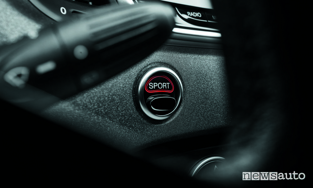 Abarth 595_2019, tasto Sport