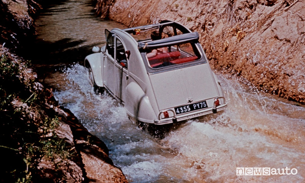 Citroen 2CV 1963, guado