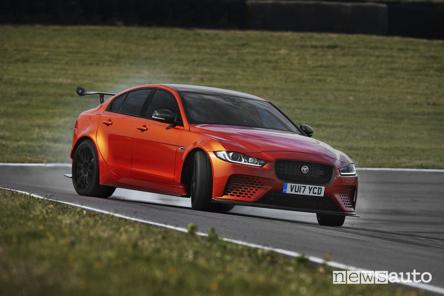Jaguar XE SV Project 8, drift