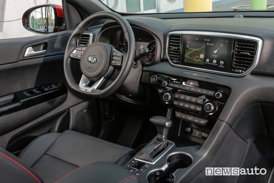 Kia_Sportage 2019 GT Line, plancia strumenti
