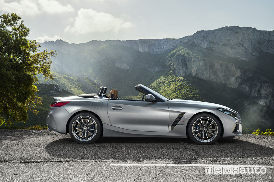 Nuova BMW_Z4 2019, vista laterale