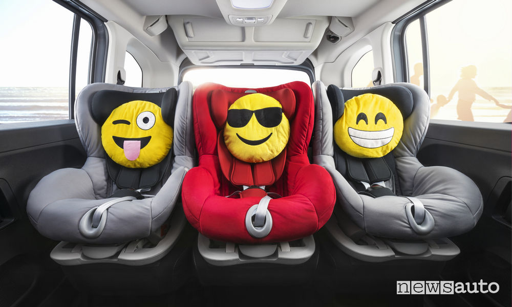 Opel_Combo Life 2019, sedili posteriori con attacchi isofix