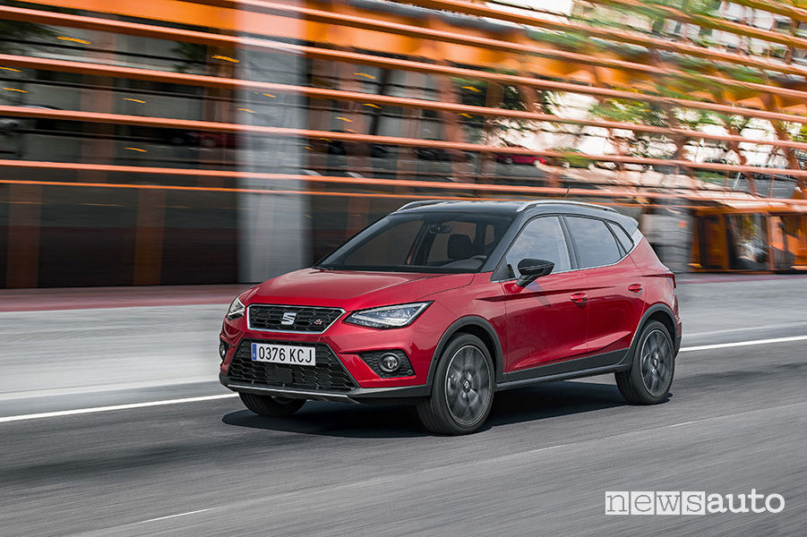 Seat Arona_TGI FR, vista di profilo