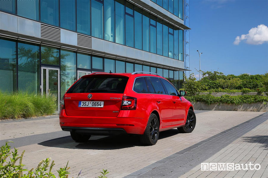 Skoda Octavia_G-TEC, vista posteriore