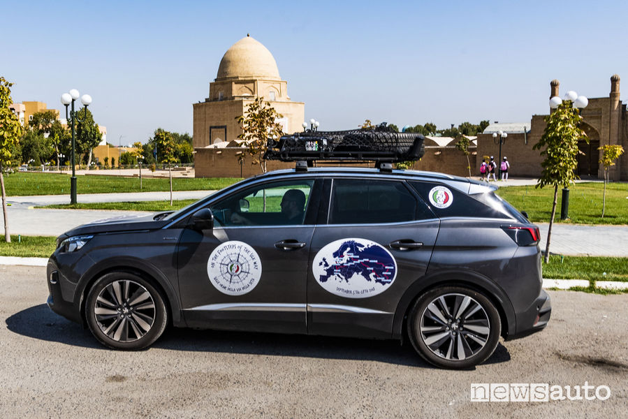 Peugeot 3008 sulla Via della Seta, arrivo a Samarcanda (Uzbekistan)