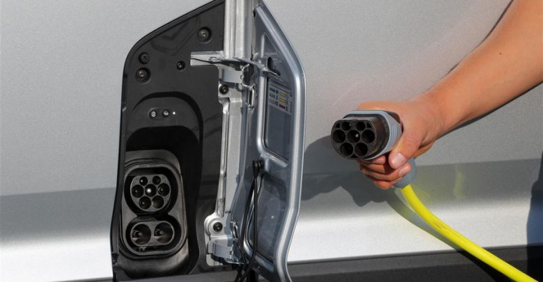 Volkswagen_e-Crafter, cavo di ricarica