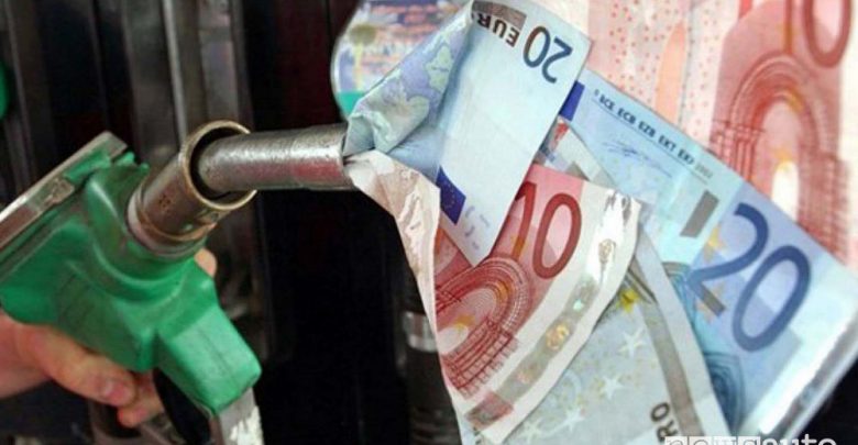 Tassa sul diesel, aumenta il prezzo del gasolio