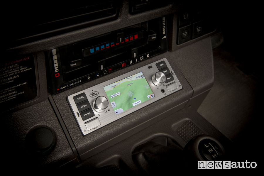 Navigatore sulle auto storiche Land Rover