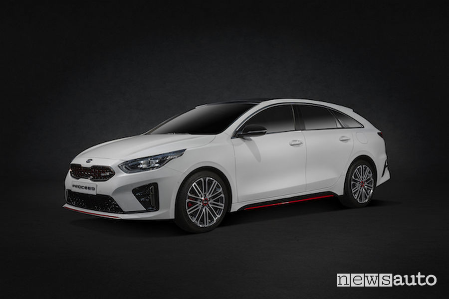 Kia_Proceed 2019, vista di profilo