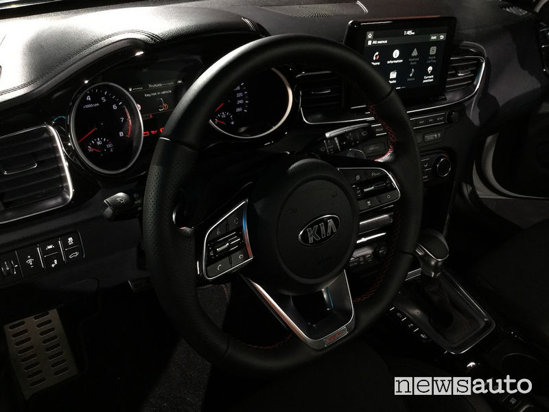 Kia Proceed 2019, volante