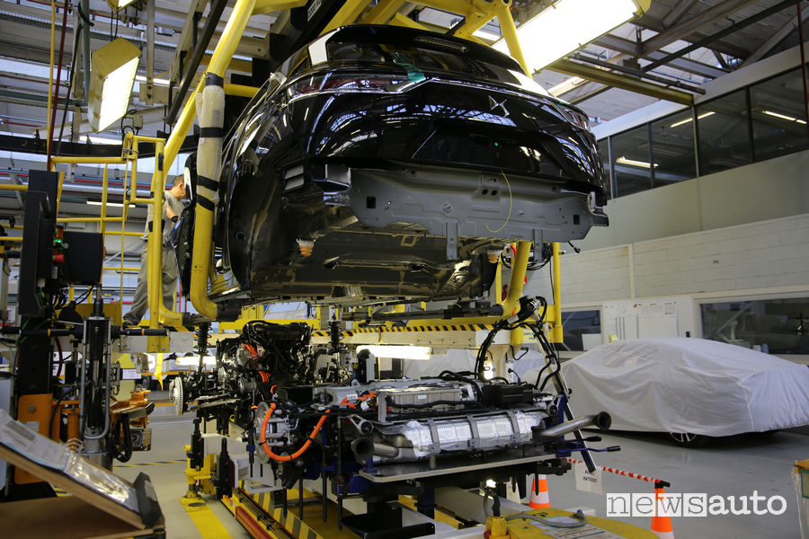 Linea di produzione Groupe PSA