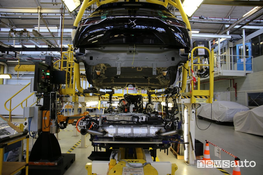 Linea di produzione Groupe PSA