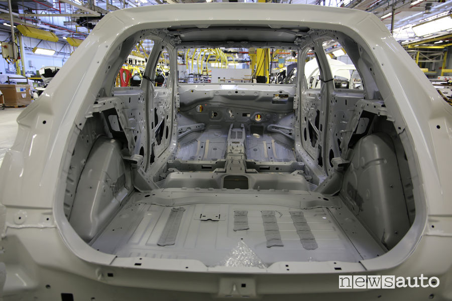 Scocca auto ibrida Groupe PSA