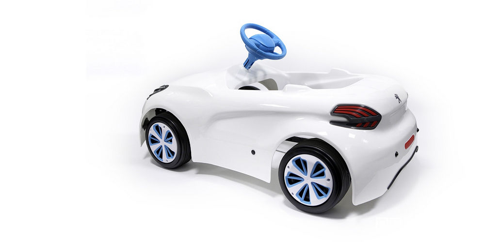 Macchina per bambini Peugeot 208 a pedali