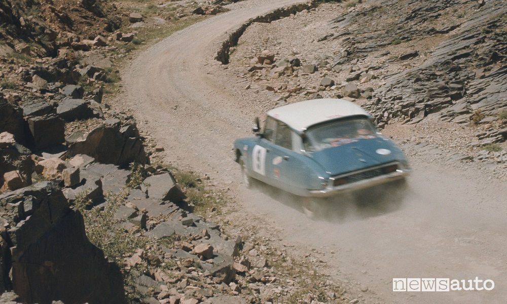 Auto storiche da rally DS 21 al Rally del Marocco