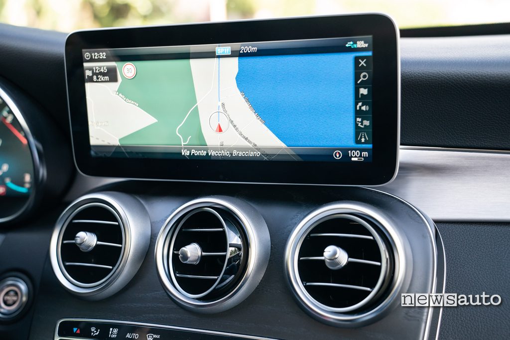 Mercedes Classe C 2018 display da 10.25 pollici Mercedes Classe C 2018 display da 10.25 pollici