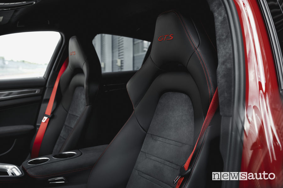 Porsche_Panamera GTS Sport Turismo, abitacolo
