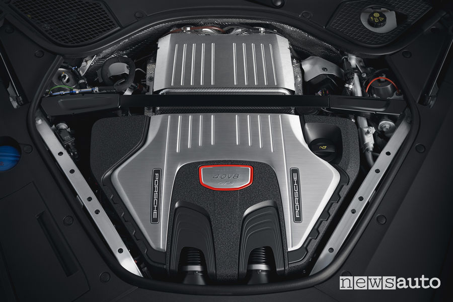 Porsche_Panamera GTS Sport Turismo, motore V8 biturbo 4.0l 460 CV