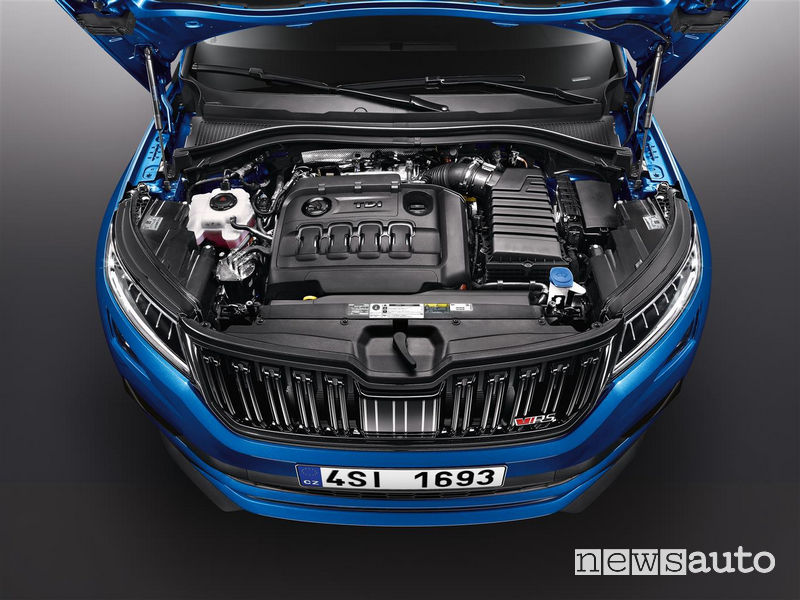 Skoda_Kodiaq RS 2019, vano motore diesel 2.0 biturbo 240 cv