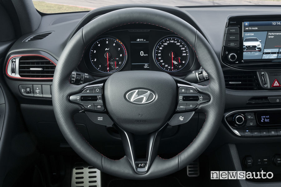 Hyundai_i30 Fstback N 2019, plancia strumenti