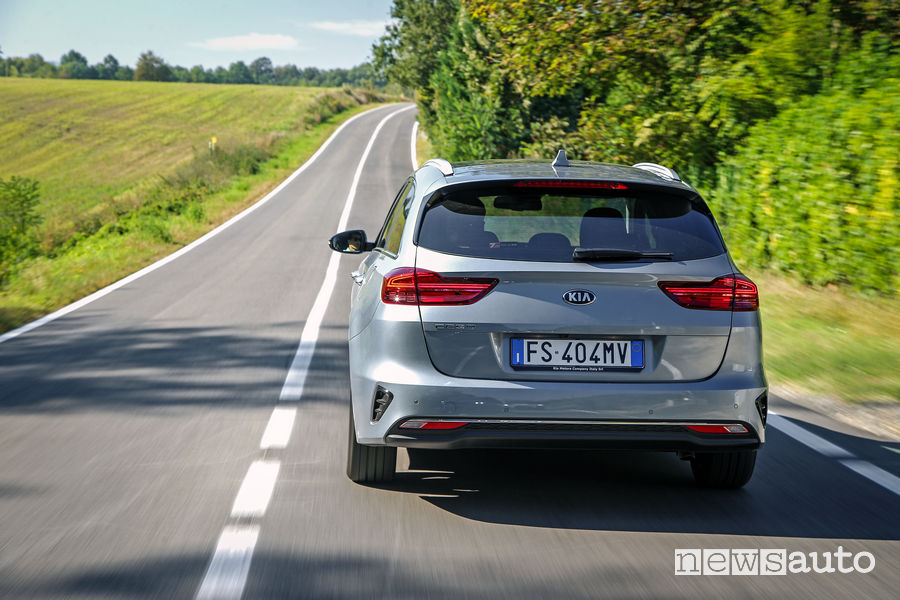 Kia_ceed 2019 Sportwagon, vista posteriore