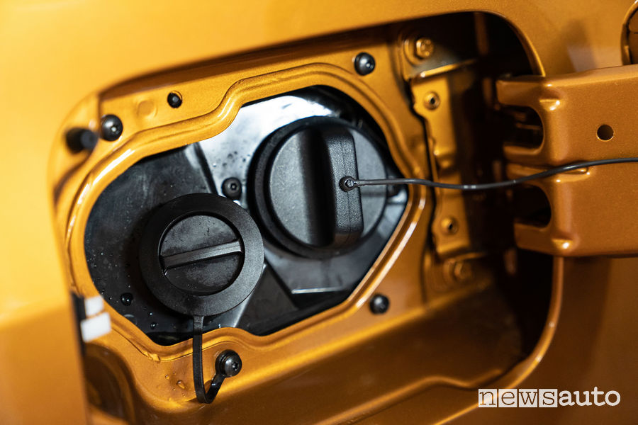 Gpl- bocchetta di rifornimento Dacia Duster Attacco