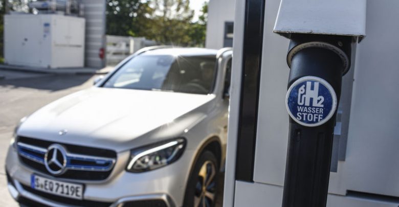 Mercedes-Benz GLC F-Cell, ricarica idrogeno