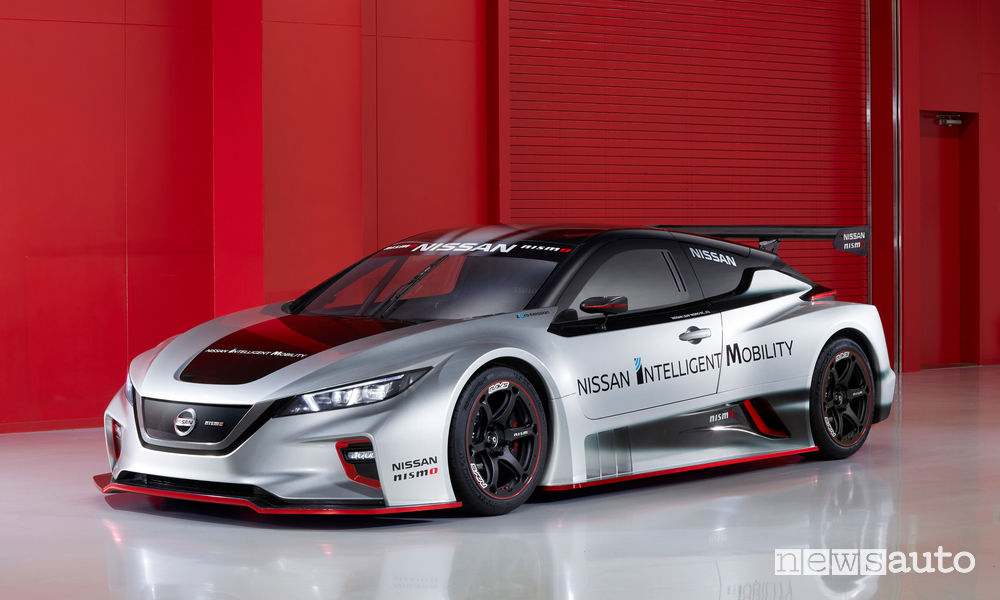 Nissan Leaf Nismo RC da corsa, vista di profilo