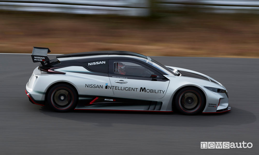 Nissan Leaf Nismo RC da corsa, vista laterale