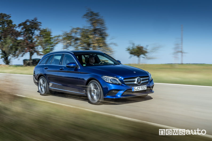 Mercedes-Benz Classe C SW C 300 de, vista di profilo