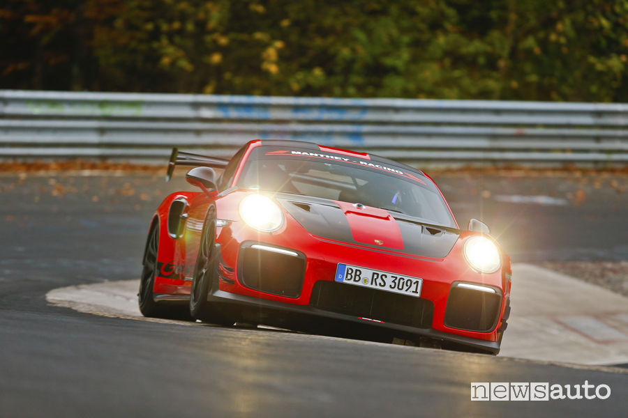 Porsche_911 GT2 RS MR record al Nürburgring 6:40.33