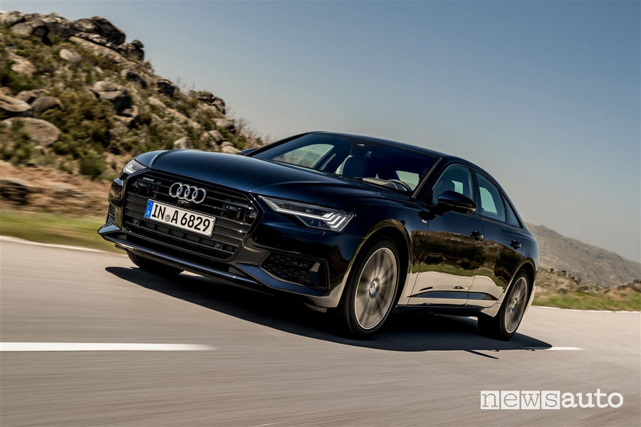 Audi A6 2019, vista di profilo