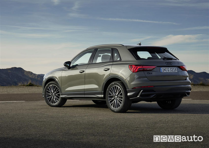 Audi Q3 2019, vista posteriore