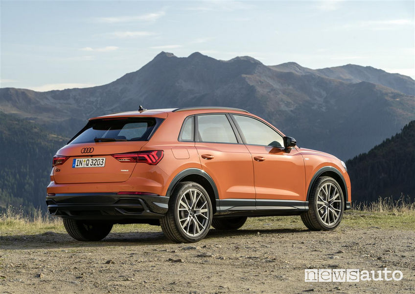 Audi Q3 2019, vista posteriore
