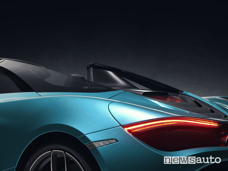 McLaren_720S Spider, hard top in fibra di carbonio