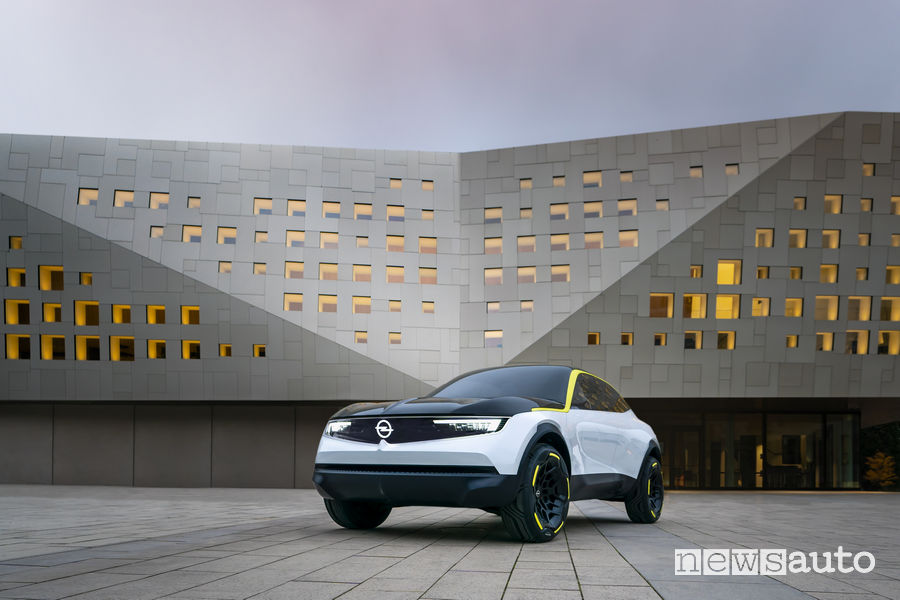 Opel GT X Experimantal, vista di profilo