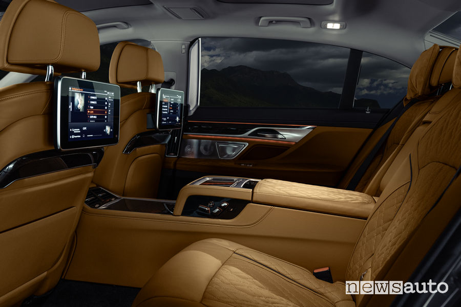 BMW Serie 7 2019, sedili posteriori